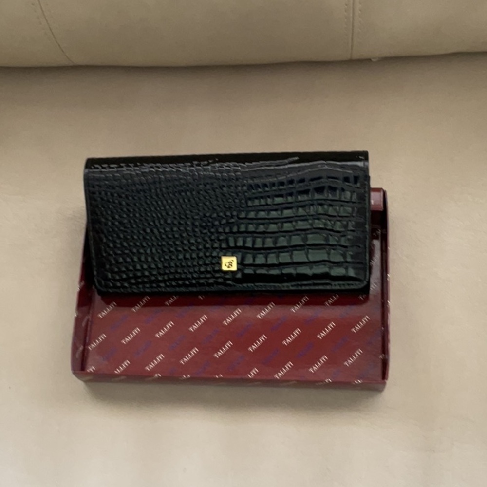 Classic Black Croc-Embossed Wallet - Women Accessories